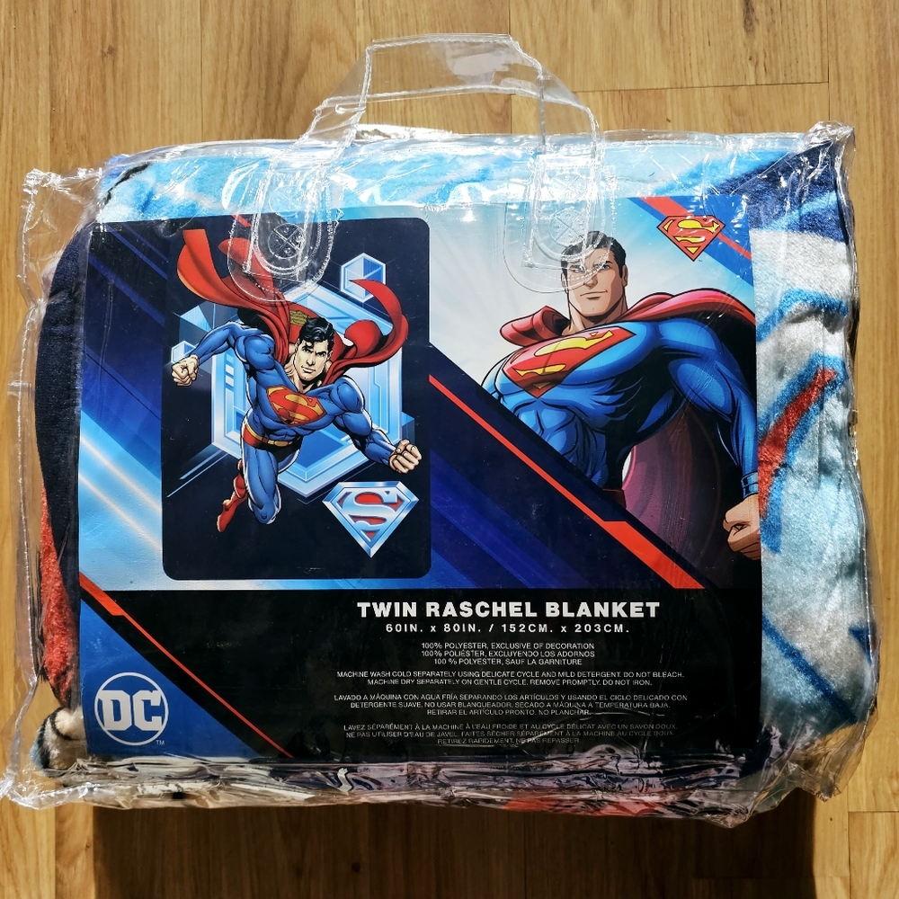 SUPERMAN TWIN SIZE BLANKET